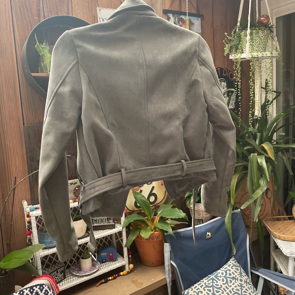 Gray Suede Jacket With Removable/Adjustable Belt - image 4